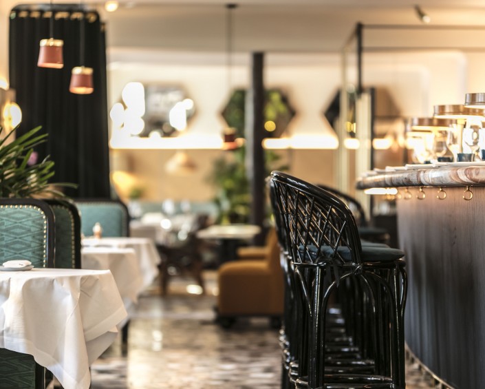 1. Main dining room from rue de l'Univeristé side