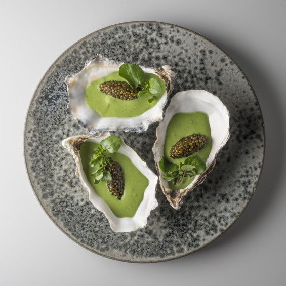 4. Special N°1 Oysters, watercress zabaione and Golden Caviar (No contractual picture)